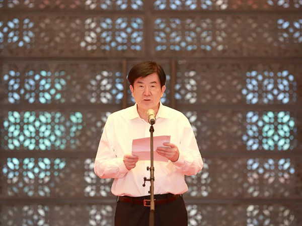 中國(guó)文聯(lián)黨組書記、副主席 李屹